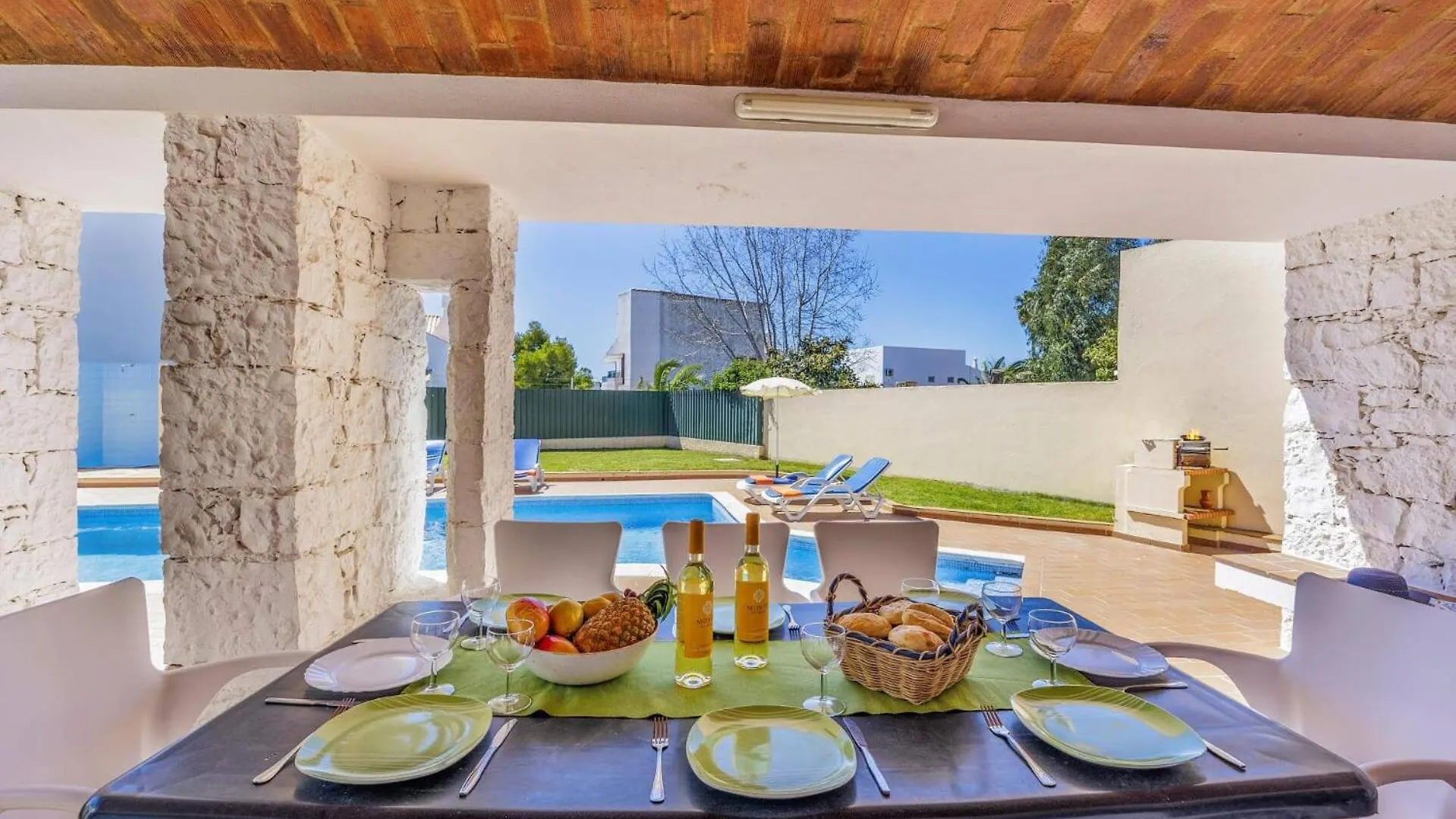 Villa Maralinda by Villa Plus Albufeira Portekiz
